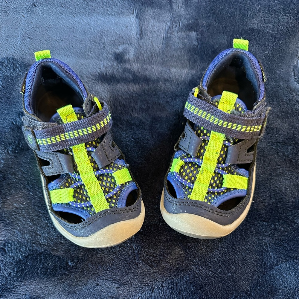 tobias sneaker sandal stride rite water size 5